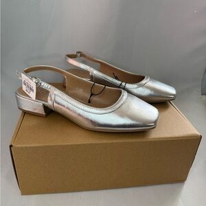 Pop Women’s Tameo Sling Back Block Heel Square Toe Flats Silver Women’s 8.5 NWT